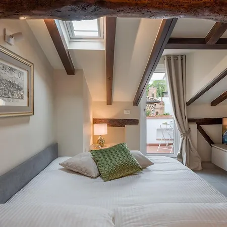 Attico Castiglione Apartment
